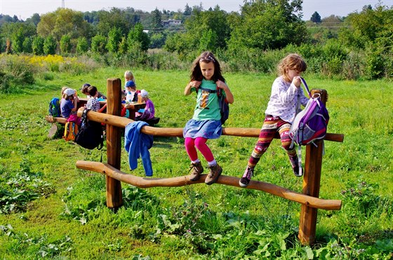 Děti ze Základní školy Letokruh tráví hodně času pobytem v přírodě.