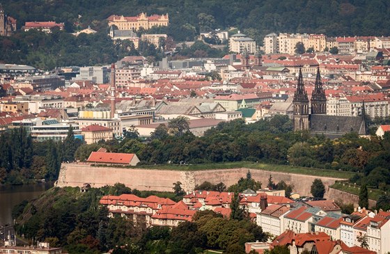 Podle výzkumu Místo pro život pro rok 2015 je Praha aktuálně nejpřijatelnější bydliště ze všech krajů. Jako nejdůležitější kritérium vybrali letos respondenti výzkumu bezpečnost.