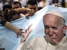 Vící drí transparent na pivítání papee Frantika. (21. záí 2014) 