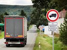 Na trase Beclav - Rajhrad pibývá znaek zakazující vjezd kamionm do mst a...