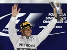 VÍTZ. Lewis Hamilton po triumfu ve Velké cen Singapuru. 