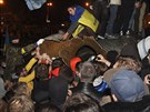 Na demonstraci v Charkov, pi které byla strena socha V.I.Lenina, se...