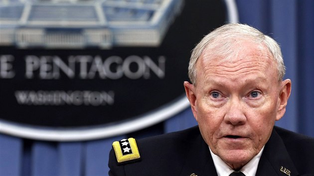 Generál Martin Dempsey hovoří v Pentagonu o situaci v Sýrii a Iráku (26. září 2014).