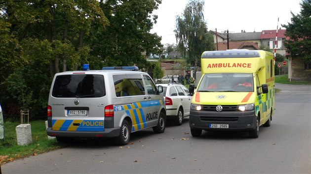 Policist vyetuj mrt mue, kter se v obci Oskonek na Nymbursku nevrtil z hospody dom (23.9.2014)