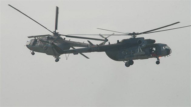 Vrtulnky Mi-171 v letov ukzece na DNech NATO v Ostrav