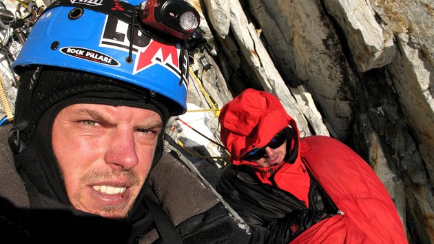Jedním z členů expedice je i zkušený Martin Kleštinec (v modré helmě), který už má za sebou výstup na himálajskou horu Kongde Ri.