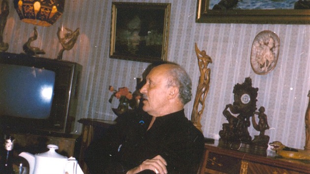 Oleg Ivanovskij ve svém bytě