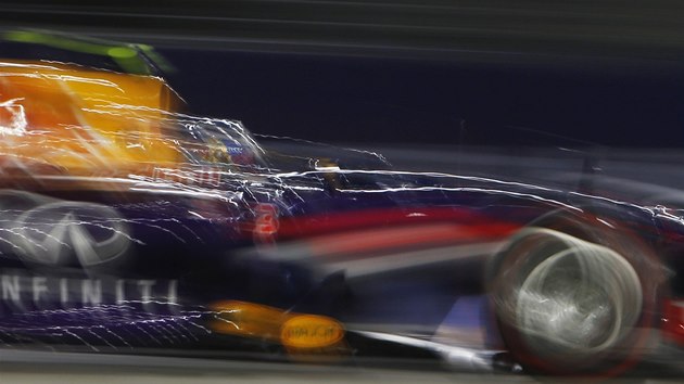 RYCHLOST. Daniel Ricciardo ve Velk cen Singapuru. 