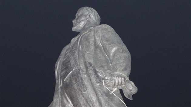 Svren sochy V.I.Lenina ve vchodoukrajinskm Charkov v nedli 28.z 2014