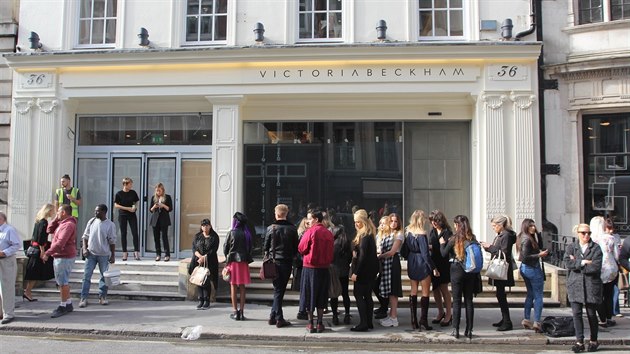 Victoria Beckhamov otevela v Londn svj prvn butik. (Londn, 25. z 2014)