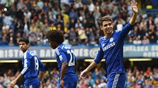 RYCHLÉ VEDENÍ. První gól Chelsea proti Aston Ville vstřelil Oscar (vpravo).