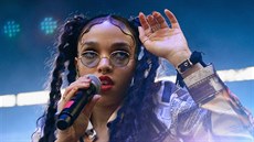 Tahliah Debrett Barnettová vystupuje pod jménem FKA Twigs