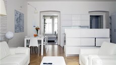 P�i vytvá�ení vlastního bytu vsadil architekt na bílou barvu.