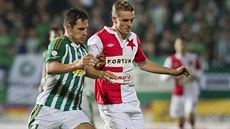 Zleva Josef Jind�i�ek z Bohemians a Milan �erný ze Slavie.