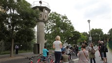 Strá�ních v�í moc nezbylo, tato stojí nedaleko supermoderních budov na...