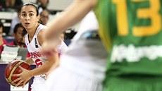 Španělská basketbalistka Silvia Dominguezová v utkání proti Brazílii.