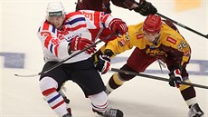 Tebíeský Luká Králík (vlevo) a jihlavský Zdenk áp v prvoligovém utkání