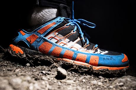 Inov-8 X-talon 212 se po letech dokal novch barev a irok konstrukce.