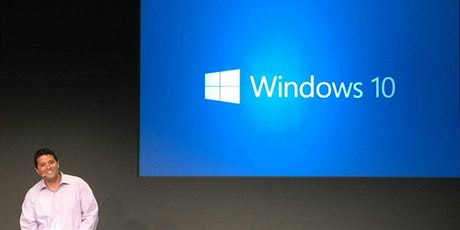 Windows 10 se stahují na PC, i kdy je zatím nechcete