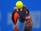 SERVIS. Rafael Nadal na turnaji v Pekingu pi svém návratu po zranní. 