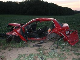 Tragick nehoda dvou osobnch aut na silnici 1/35 u Sadov mezi Hoicemi a...