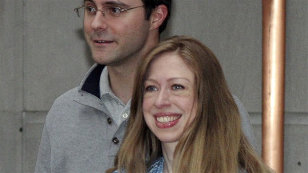 Marc Mezvinsky, Chelsea Clintonov a jejich dcera Charlotte (New York, 29. z 2014)
