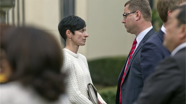 Lenka Bradov a nejvy sttn zstupce Pavel Zeman na nmeck ambasd (30. 9. 2014).