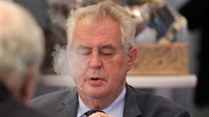 Politici. Zahajovací den Strojírenského veletrhu v Brn� si nenechala ujít ani...