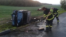 Tragická nehoda dvou osobních aut na silnici 1/35 u Sadové mezi Hoicemi a...