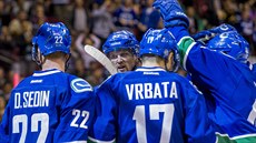 Radim Vrbata slova o bájené spolupráci s bratry Sedinovými potvrdil hned v prvním utkání NHL.