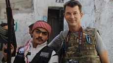 Britský fotoreportér John Cantlie na snímku ze Sýrie poízeném v listopadu 2012