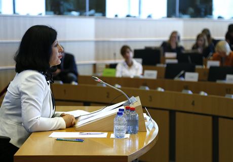 Vra Jourová pi slyení ped Evropským parlamentem (1. íjna 2014).