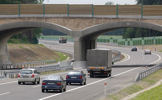 Loni otevřený úsek dálnice D3 mezi Táborem a Veselím, by měl být oplocený do...