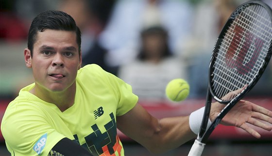 VYHRÁL, ALE... Bhem zápasu musel Milos Raonic elit neekané komplikaci - hledání správné toalety.