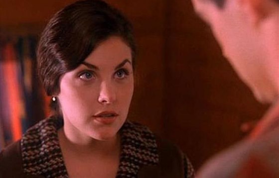 Sherilyn Fennová v seriálu Msteko Twin Peaks (1990)