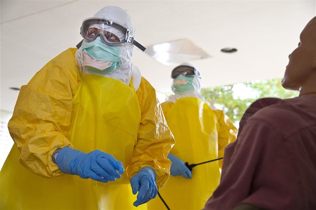 Zdravotníci v americké Alabam� podstupují kv�li epidemii eboly zvlá�tní výcvik...