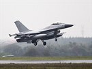 Dánska stíhaka F-16, která se zapojí do boj v Iráku (2. íjna 2014).