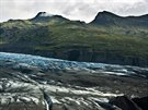 Okolí islandského ledovce Svínafellsjökull se stalo chmurným domovem Noní...