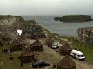 Tvrci seriálu Hra o trny natáeli v severoirské oblasti Larry Bane.