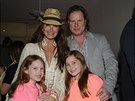 Brooke Shieldsová s manelem a dcerami