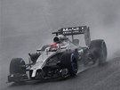 MOKRO. Jenson Button ve Velké cen Japonska formule 1. 