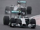 STÍBRNÉ ÍPY. Lewis Hamilton a Nico Rosberg ve Velké cen Japonska formule 1. 