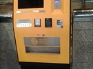 Nový automat na jízdenky, ve kterém jde platit i kartou.