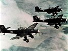 Nmecké stemhlavé bombardovací letouny Junkers Ju 87 zvané Stuka na snímku z...