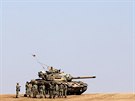 Turecké tanky zaujaly pozice u syrské hranice v provincii Sanliurfa. Na syrské...