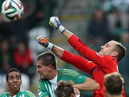 TADY VLDNU J. Glman fotbalist eskch Budjovic Zdenk Kek (v ervenm)...