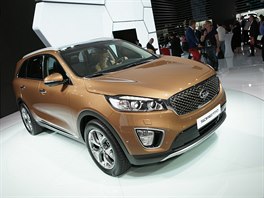 Nov generace Kie Sorento. Velk SUV dostalo umrnn mohutn tvary, designi...