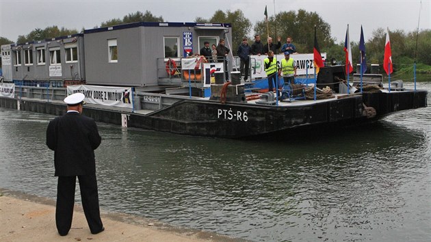 Nkladn lo, kter podnikla Rejs prawdy, piplouv do pstavu v Krapkowicch. Minul tden vyplula ze ttna.