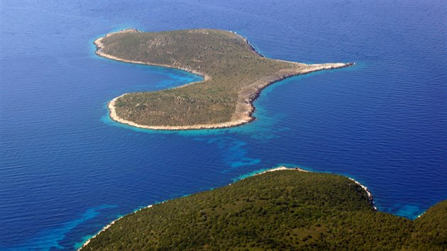Ostrvek tvaru srdce u ostrova Skantzoura, Sporadsk ostrovy