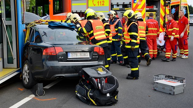 Hasii museli zaklnnho ide z audi vyprostit. (30. z 2014)